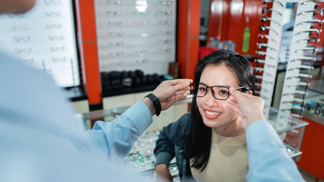 We offer tailored eye care for children, working adults, and seniors, to ensure optimal eye health at every stage of life.